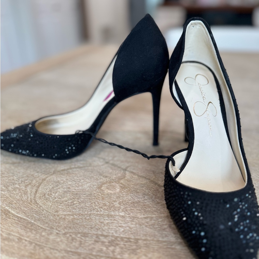 Brand New Jessica Simpson Black Heels - size 6.5